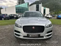 Usata Jaguar F-Pace Portfolio 180 CV (132 kW) 2017 Argento SUV