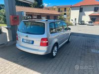 Usata VW Touran 140 CV (102 kW) 2005 Grigio Monovolume