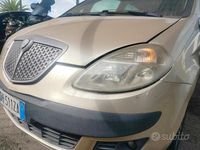 Usata Lancia Musa 90 CV (66 kW) 2008 Giallo Monovolume