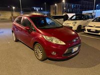 Usata Ford Fiesta Titanium 82 CV (60 kW) 2011 Rosso Utilitaria