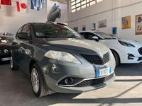 Usata Lancia Ypsilon Silver 69 CV (50 kW) 2016 Grigio Utilitaria
