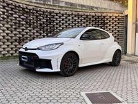 Usata Toyota Yaris 280 CV (205 kW) 2024 Bianco Berlina