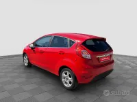 Usata Ford Fiesta Titanium 75 CV (55 kW) 2017 Race red Utilitaria