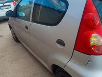 Usata Peugeot 107 68 CV (50 kW) 2007 Grigio Utilitaria