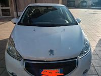 Usata Peugeot 208 68 CV (50 kW) 2015 Bianco Utilitaria