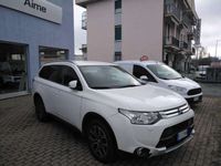 Usata Mitsubishi Outlander Instyle 150 CV (110 kW) 2015 Bianco pastello SUV