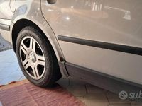 Usata VW Passat 115 CV (84 kW) 2000 Grigio Station wagon