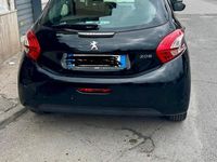 Usata Peugeot 208 68 CV (50 kW) 2015 Nero Utilitaria