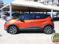 Usata Renault Captur Intens 90 CV (66 kW) 2018 Rosso SUV