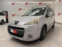 Begagnad Peugeot Partner Tepee Access 92 HK (67 kW) 2012 Grå Minibuss