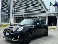 Usata Mini ONE 102 CV (75 kW) 2017 Nero Utilitaria