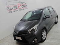 Usata Toyota Yaris Hybrid Lounge 75 CV (55 kW) 2013 Grigio Berlina