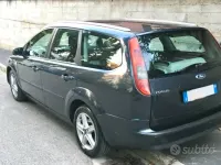 Usata Ford Focus 90 CV (66 kW) 2006 Grigio Station wagon