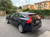 Usata Volvo V60 Business Edition 120 CV (88 kW) 2018 Bluazzurro Station wagon