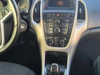 Usata Opel Astra 140 CV (102 kW) 2013 Nero Berlina