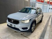 Usata Volvo XC40 Business Edition 150 CV (110 kW) 2019 729 argento ghiacciaio SUV