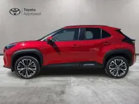 Usata Toyota Yaris Cross Lounge 116 CV (85 kW) 2023 Emotional red & black SUV