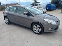 Usata Ford Focus 115 CV (84 kW) 2013 Marrone Berlina