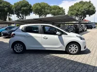 Usata Peugeot 208 Active 68 CV (50 kW) 2015 Bianco Utilitaria