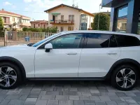 Usata Volvo V60 CC Core 197 CV (144 kW) 2022 Bianco Station wagon