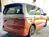 Usata VW Multivan 150 CV (110 kW) 2024 Arancione Monovolume