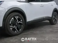 Usata Peugeot 2008 Allure 102 CV (75 kW) 2025 Bianco SUV