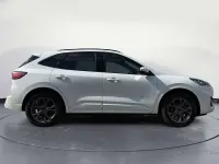 Usata Ford Kuga ST-Line 224 CV (164 kW) 2023 Frozen white SUV
