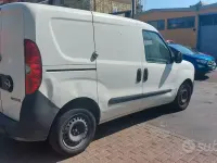 Usata Opel Combo 120 CV (88 kW) 2012 Bianco Monovolume