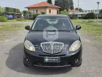 Gebraucht Lancia Ypsilon 77 PS (56 kW) 2012 Schwarz Kleinwagen