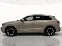 Usata VW Touareg R-line 231 CV (169 kW) 2025 5q sechura beige metallizzato SUV