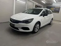 Usata Opel Astra Sport 131 CV (96 kW) 2022 Bianco Utilitaria