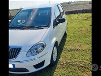 Usata Lancia Musa 77 CV (56 kW) 2012 Bianco Monovolume