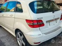 Usata Mercedes B200 193 CV (141 kW) 2009 Bianco Monovolume