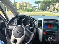 Usata Kia Venga 90 CV (66 kW) 2011 Grigio Utilitaria