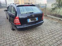 Usata Mercedes 220 150 CV (110 kW) 2006 Nero Station wagon