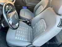 Usata VW New Beetle 101 CV (74 kW) 2003 Blu Utilitaria