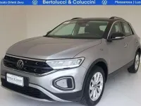 Usata VW T-Roc Life 110 CV (80 kW) 2023 Argento metallizzato SUV