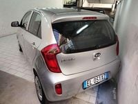 Usata Kia Picanto 68 CV (50 kW) 2012 Argento Utilitaria