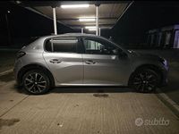 Usata Peugeot 208 GT 100 CV (73 kW) 2023 Grigio Utilitaria