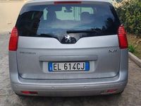 Usata Peugeot 5008 Active 112 CV (82 kW) 2012 Grigio Monovolume