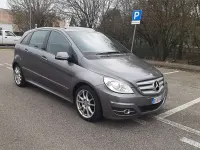 Usata Mercedes B200 193 CV (141 kW) 2009 Grigio Monovolume