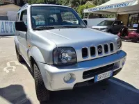 Usata Suzuki Jimny 82 CV (60 kW) 2002 Argento SUV