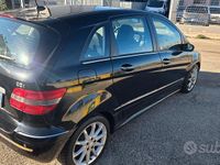 Usata Mercedes B180 109 CV (80 kW) 2008 Nero Monovolume