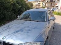 Usata BMW 118 122 CV (89 kW) 2006 Grigio Utilitaria