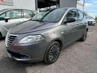 Usata Lancia Ypsilon Platinum 95 CV (69 kW) 2015 Grigio Utilitaria