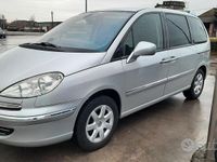 Begagnad Peugeot 807 136 HK (100 kW) 2012 Grå Minibuss