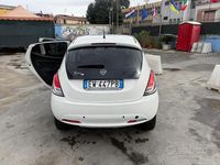 Usata Lancia Ypsilon 85 CV (62 kW) 2014 Bianco Utilitaria