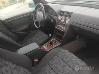 Usata Mercedes C180 122 CV (89 kW) 1997 Grigio Berlina