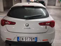 Usata Alfa Romeo Giulietta Distinctive 105 CV (77 kW) 2012 Bianco Utilitaria