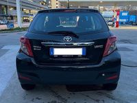 Second-hand Toyota Yaris 69 CP (50 kW) 2013 Negru Hatchback
